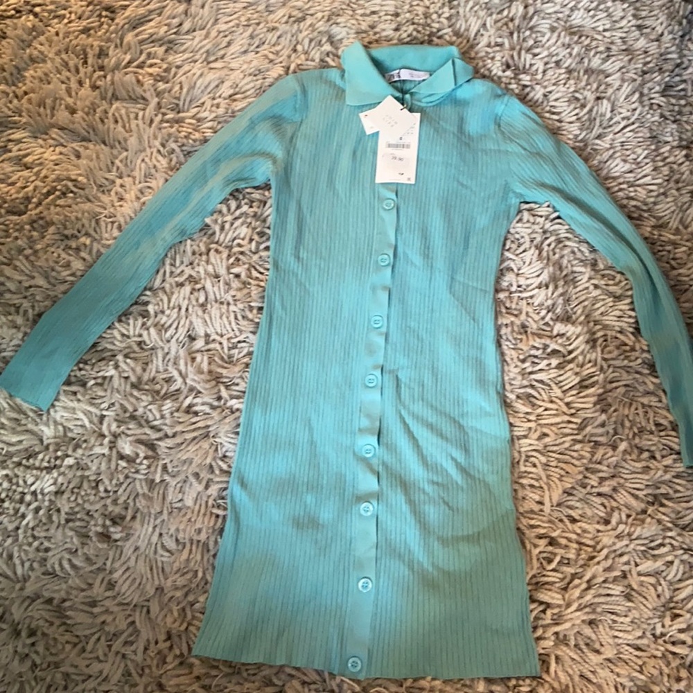 Brand new knitted Zara button down collared dress SIZE M
